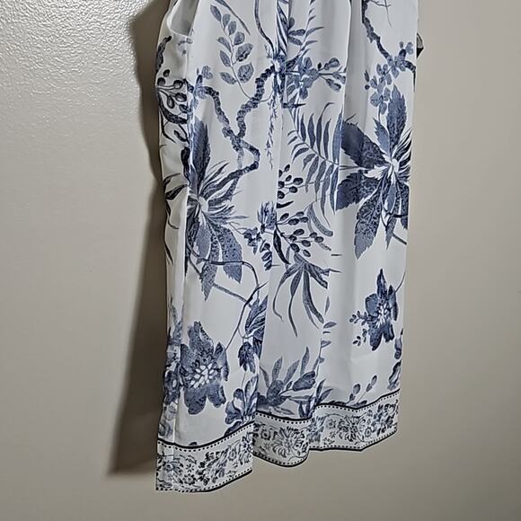 NWT Tahari Halter Neck Floral Flowy Lined Blouse Sz Medium - Picture 4 of 9